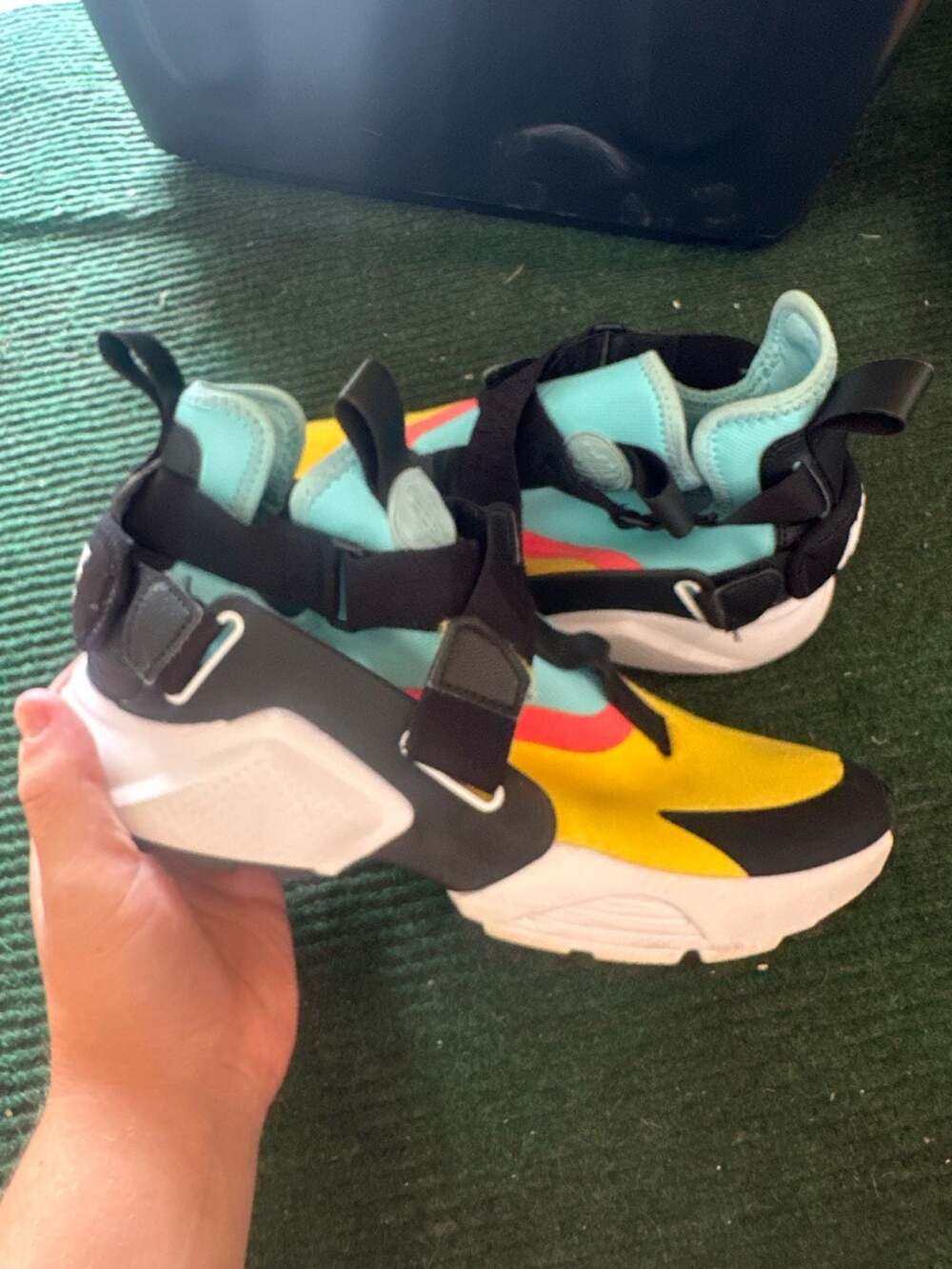 Nike Air Huarache City Bleached Aqua Black Pink Sneakers Size 7.5 Women
